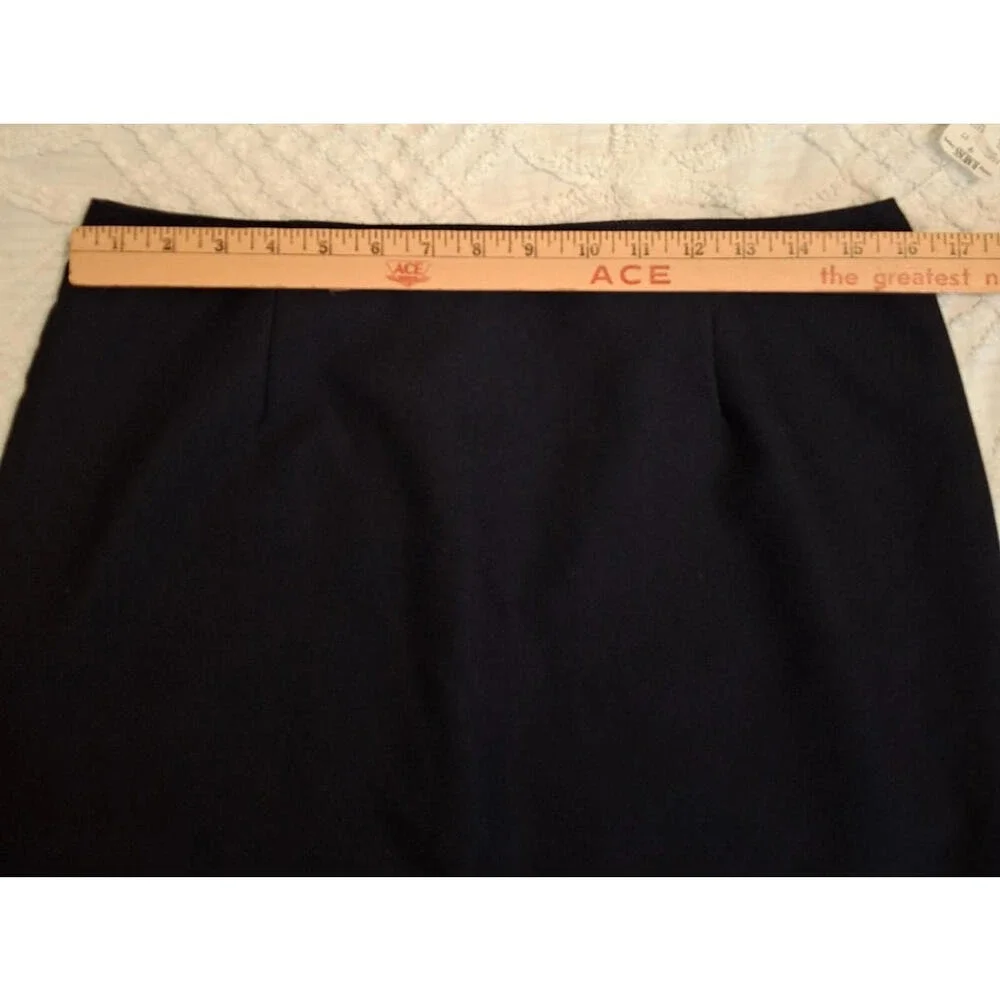 B. Moss Women Size 10 Pencil Skirt‎ Navy Blue Embroidered Floral Hem BM1585